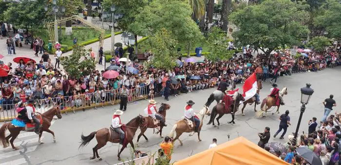 La cabalgata es uno de los eventos de apertura de los carnavales de Trija
