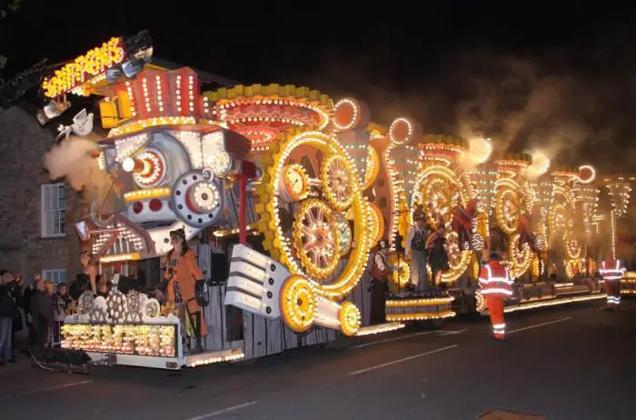 Floats take a 2-hour tour around town during Bridgwater Carnivals