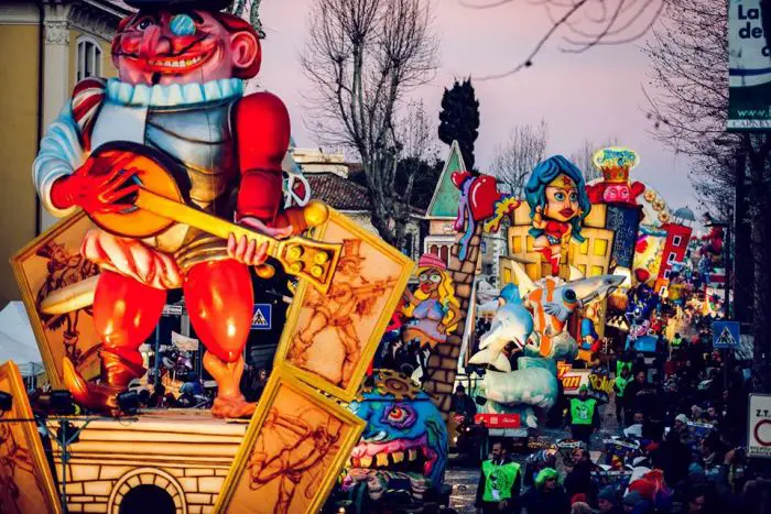 The route of the carnival of Fano transits through the main streets of the town