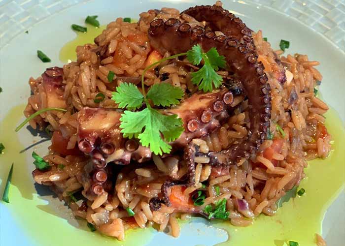 Arroz de polvo is one of Bahia's traditional dishes