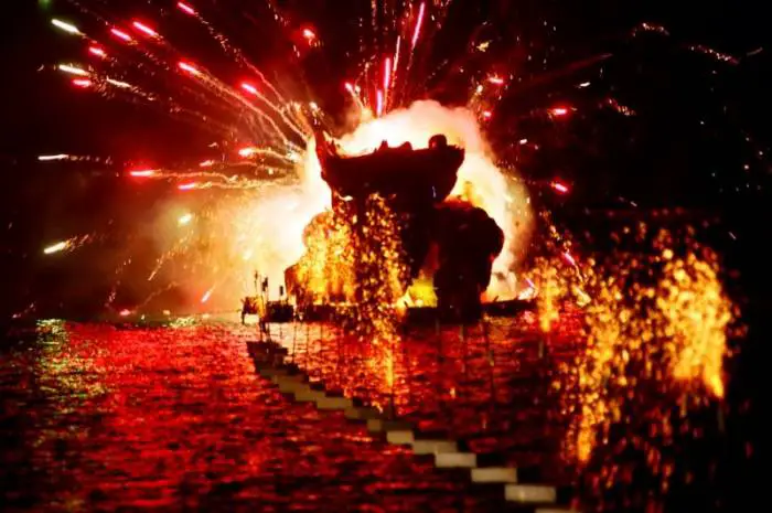 The closing ceremony of the Patras Carnival consists of the burning of the King of the Carnival