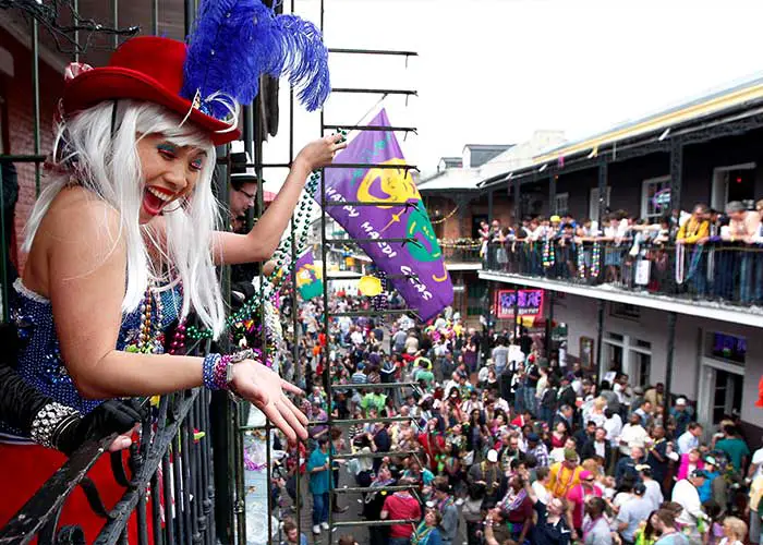Streets fill with people to celebrate New Orleans Mardi Gras