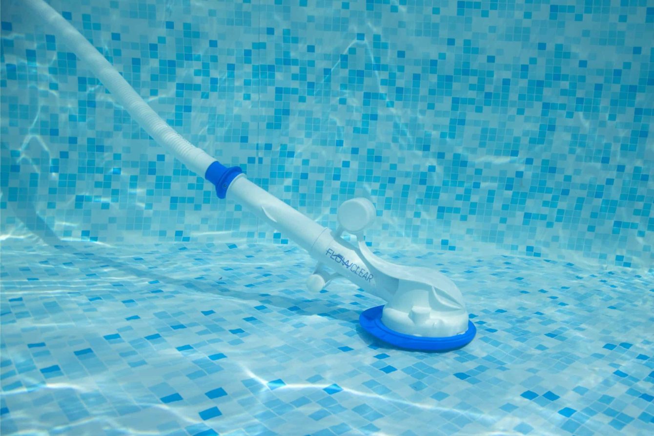Flowclear™ AquaSweeper inni bassenget