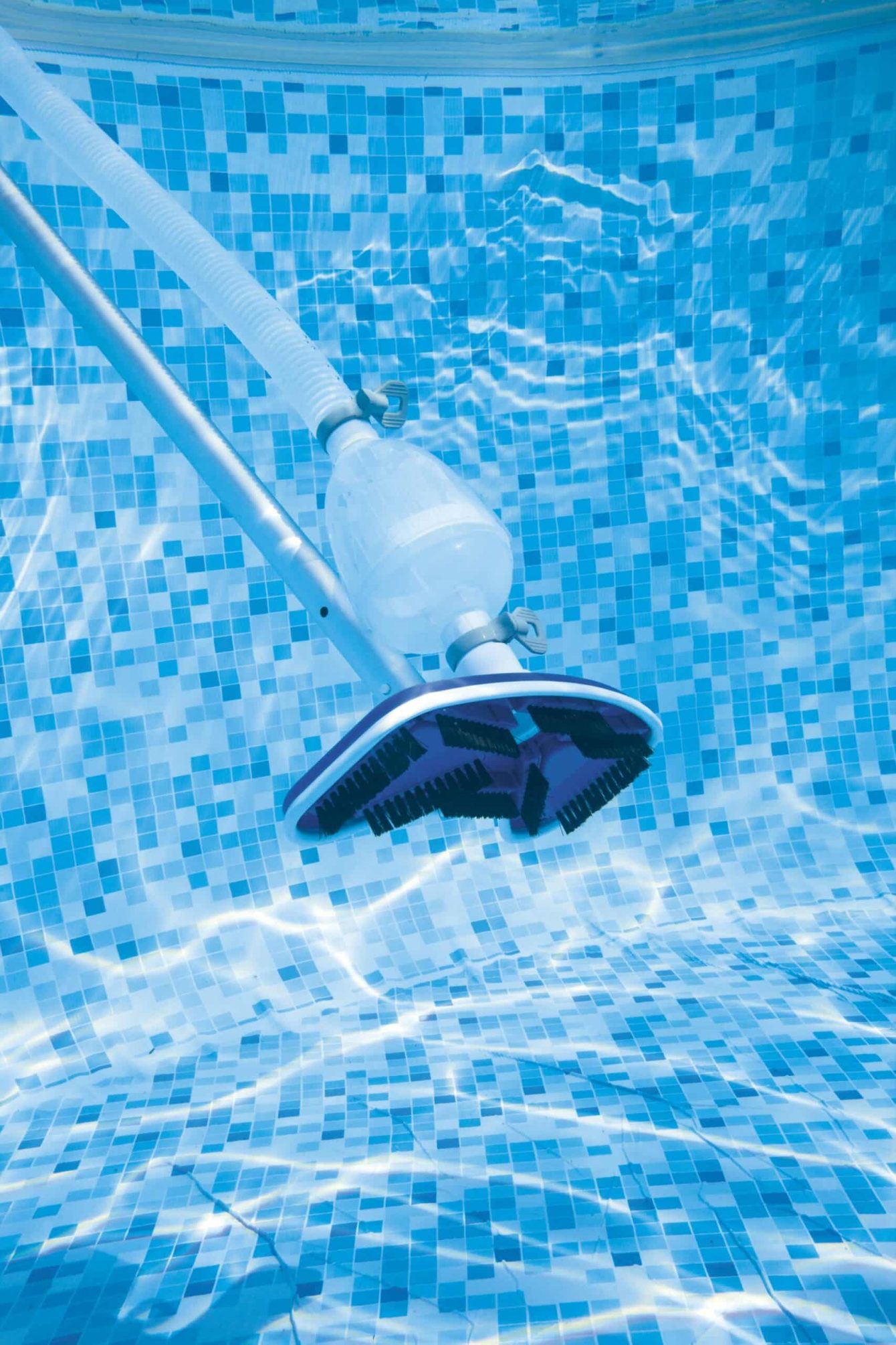 Bestway Flowclear™ Deluxe Vedlikeholdssett bruksbilde
