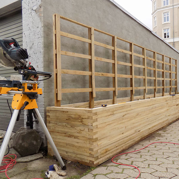 herregårds plantekasse byggesæt i lufttørret egetræ med espalier