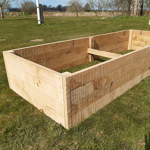 høker højbed byggesæt i naturtørret egetræ i haven