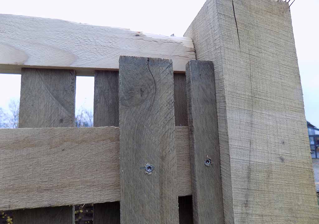 byg hegn og plankeværk - inderside hjørne - 1025x780