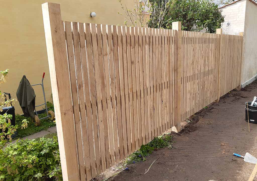 byg hegn og plankeværk - nyopsat bagside - 1025x780