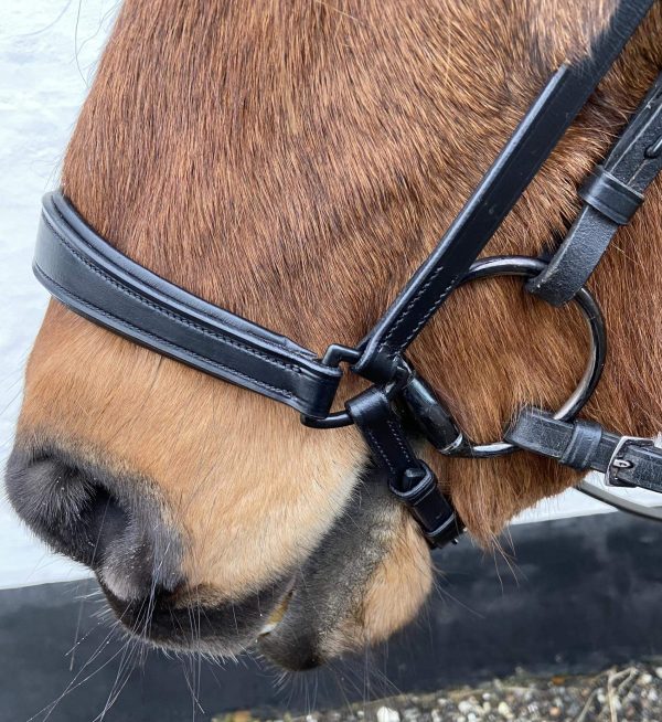 Trense med Buet Hannoveransk Næsebånd, Black/Black