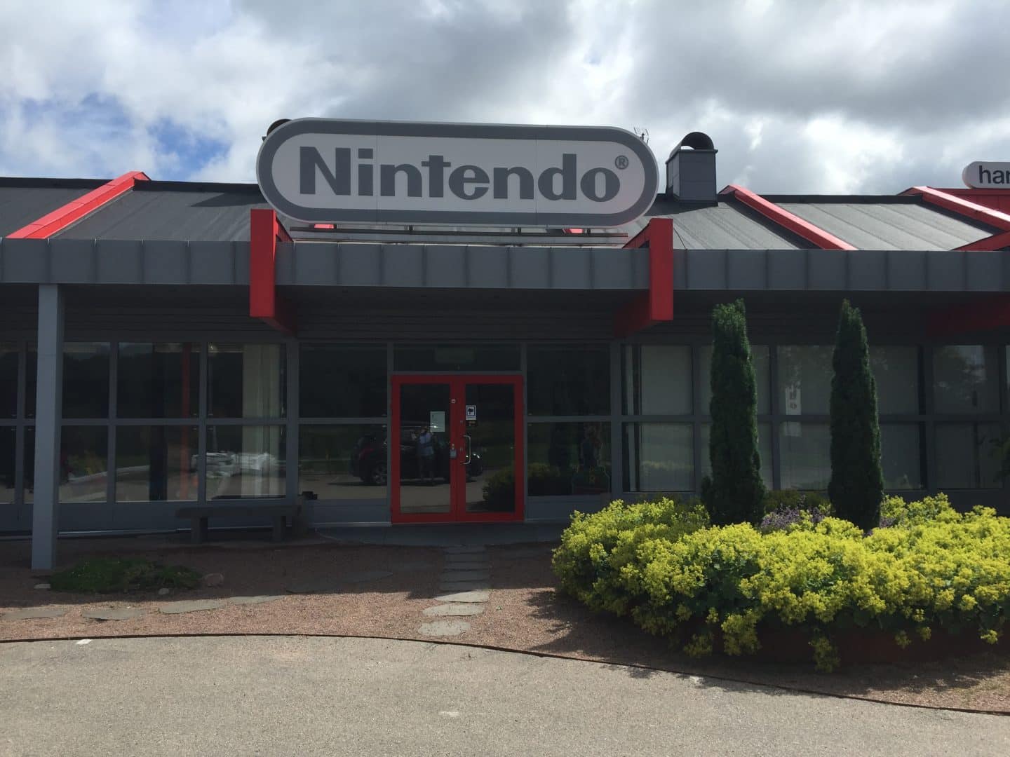 image this is how it looked in 2016, these days it is a training gym and Mario and friends have moved across the street