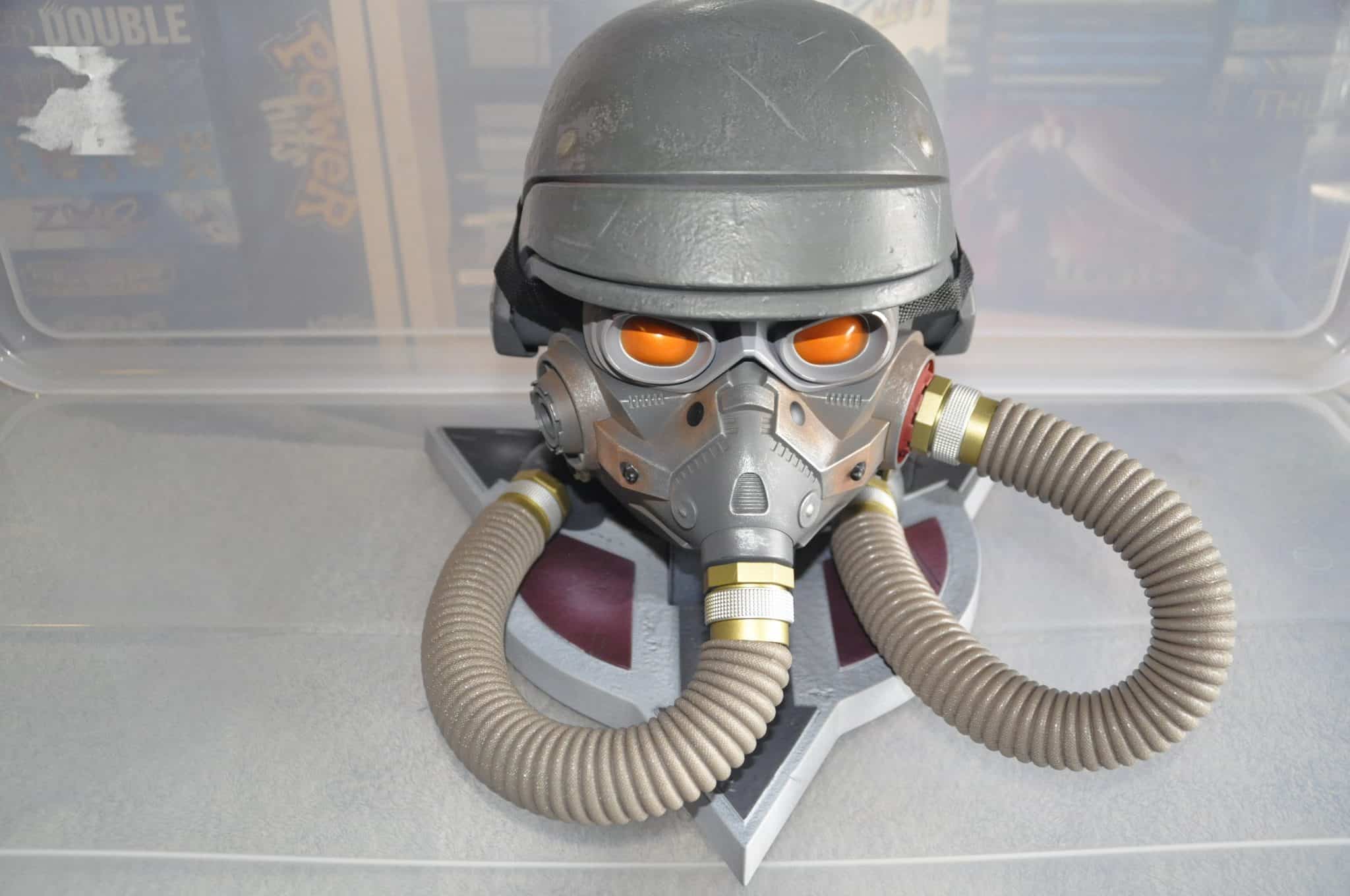 Killzone 3 limited edition packs in replica Helghast mask - GameSpot