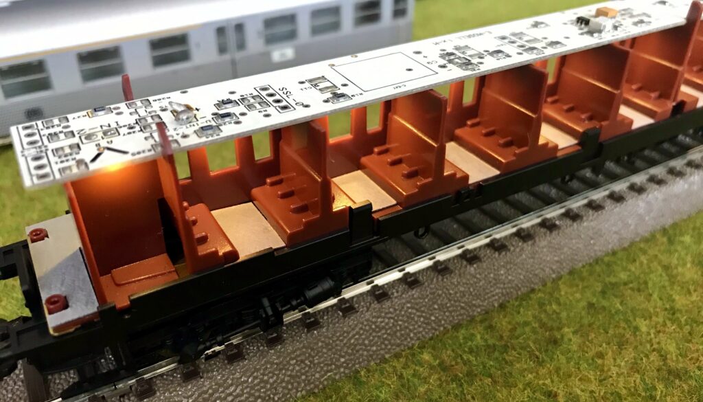 Teppiche für Schnellzug Wagen von märklin 282mm 1:93,5. – Modellbahn-Zeit