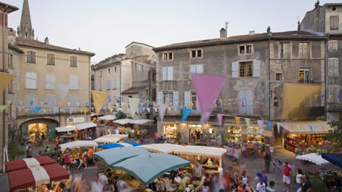 markt les Vans Maison de l'harbous