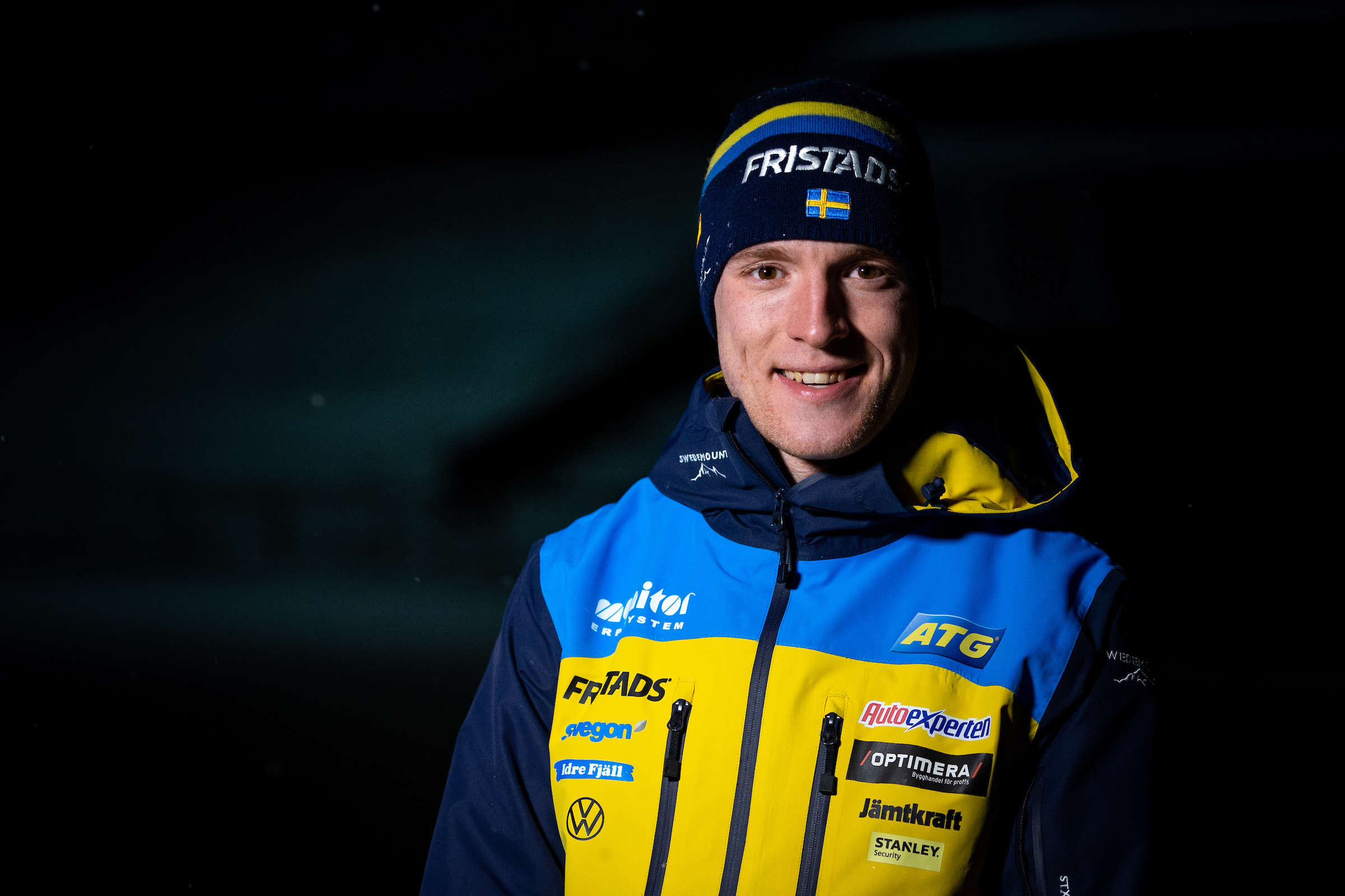 Sebastian Samuelsson under hemkomsten för OS-deltagarna i Östersund måndag 21 februari 2022. 
Foto: Per Danielsson