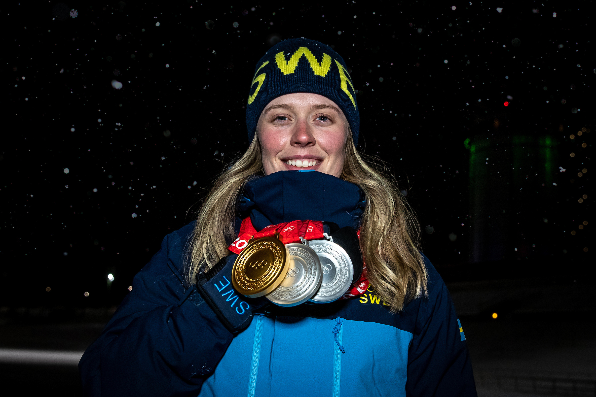 Elvira Öberg under hemkomsten för OS-deltagarna i Östersund måndag 21 februari 2022. 
Foto: Per Danielsson