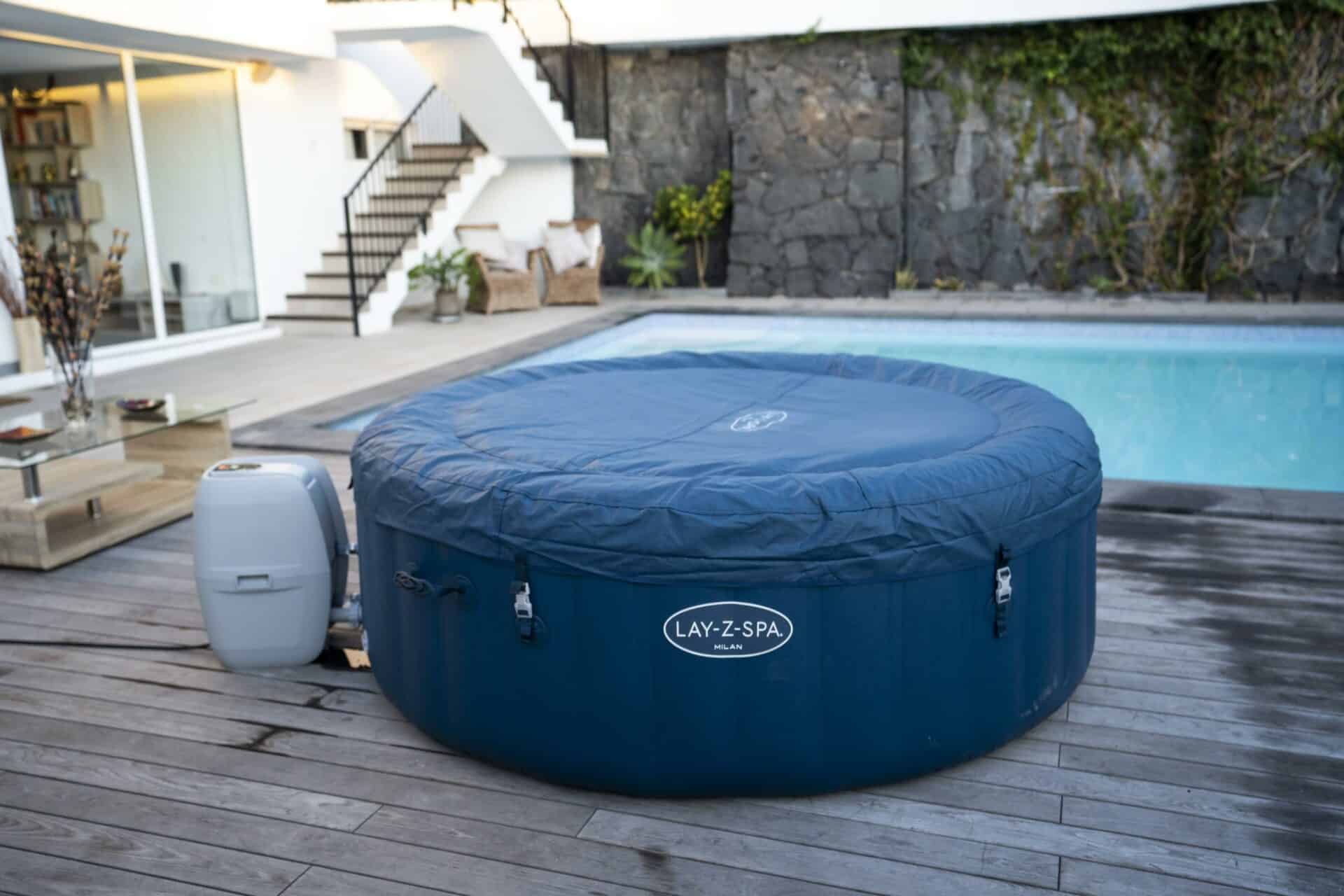 Lay-Z-Spa Milan AirJet Plus jacuzzi