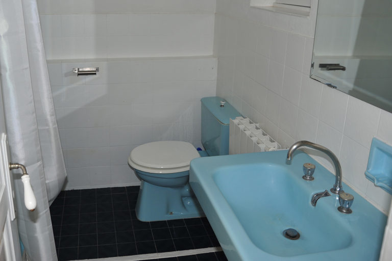 self-catering-gites-cabris-second-bathroom