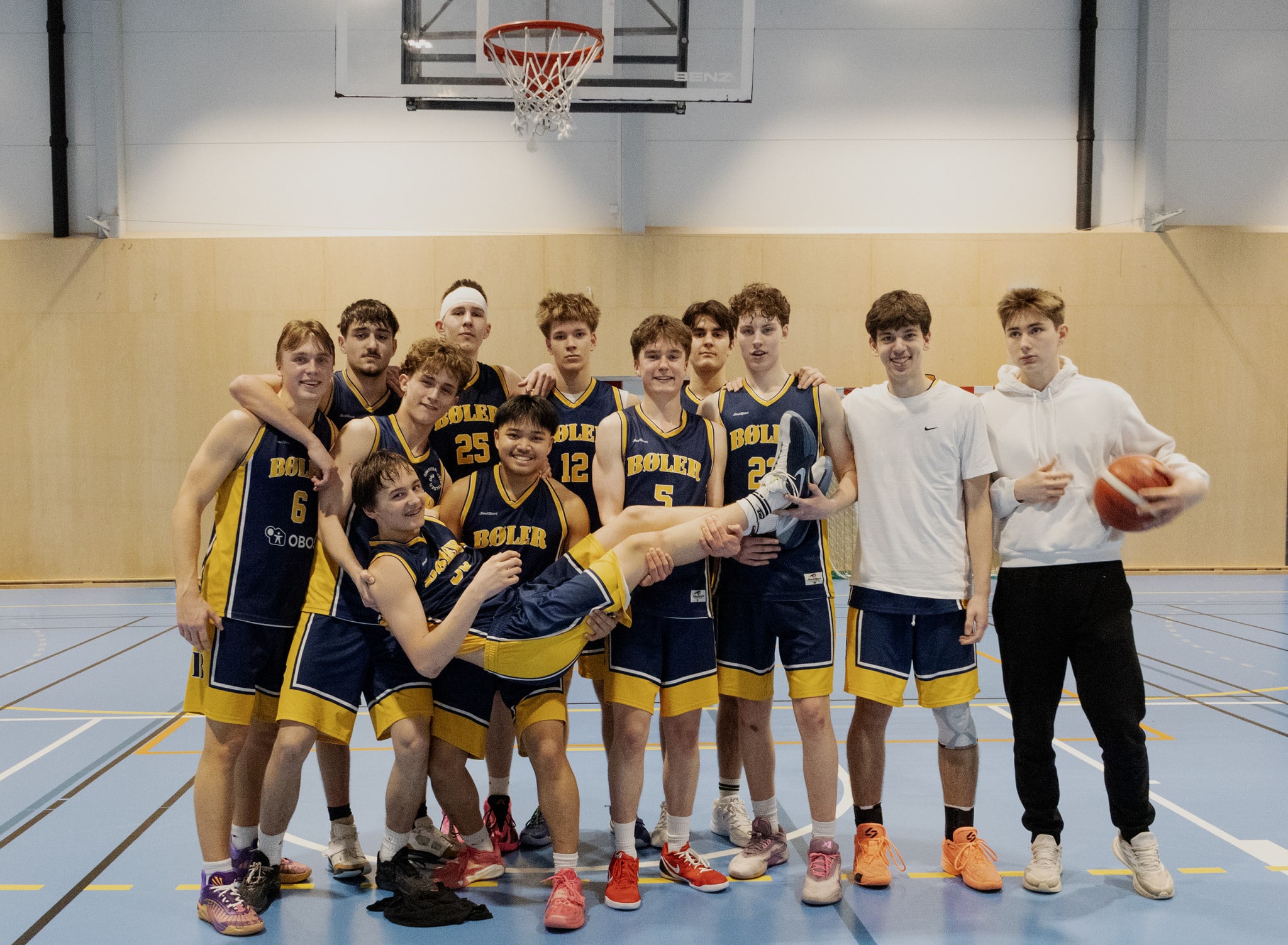 U18