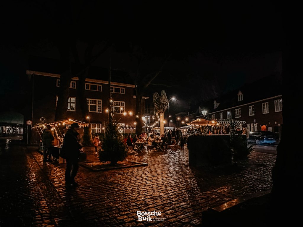 de kleinste kerstmarkt van Den Bosch anne frank plein