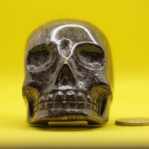 Crâne de cristal en grenat 548g