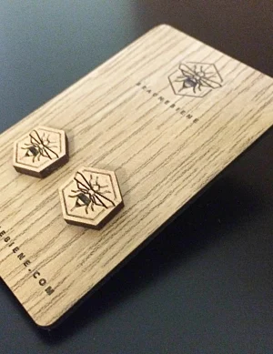 Braunebiene Stud Earrings
