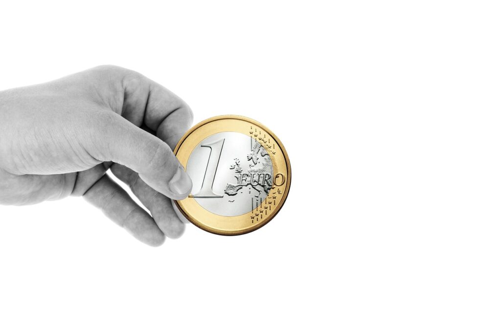 1euro-pixabay-royaltyfree