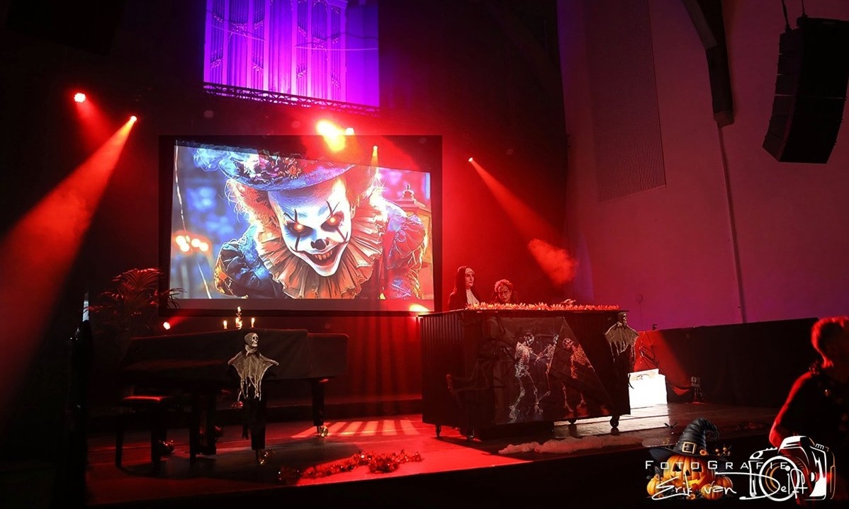 Halloween Party met dj Deniece