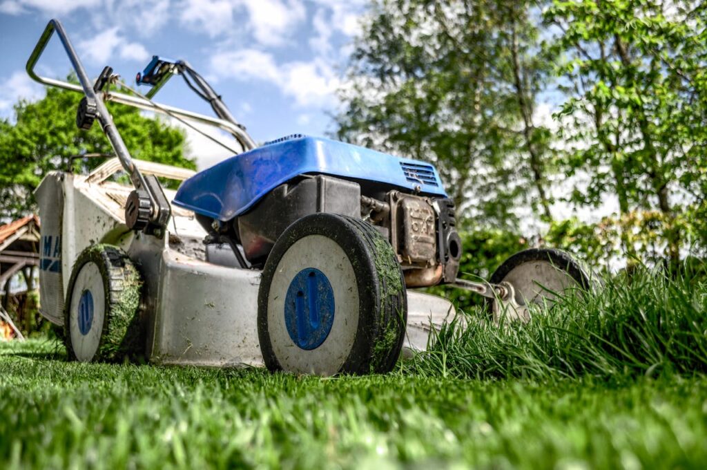 Petrol Lawnmowers: When to Repair and When to Upgrade