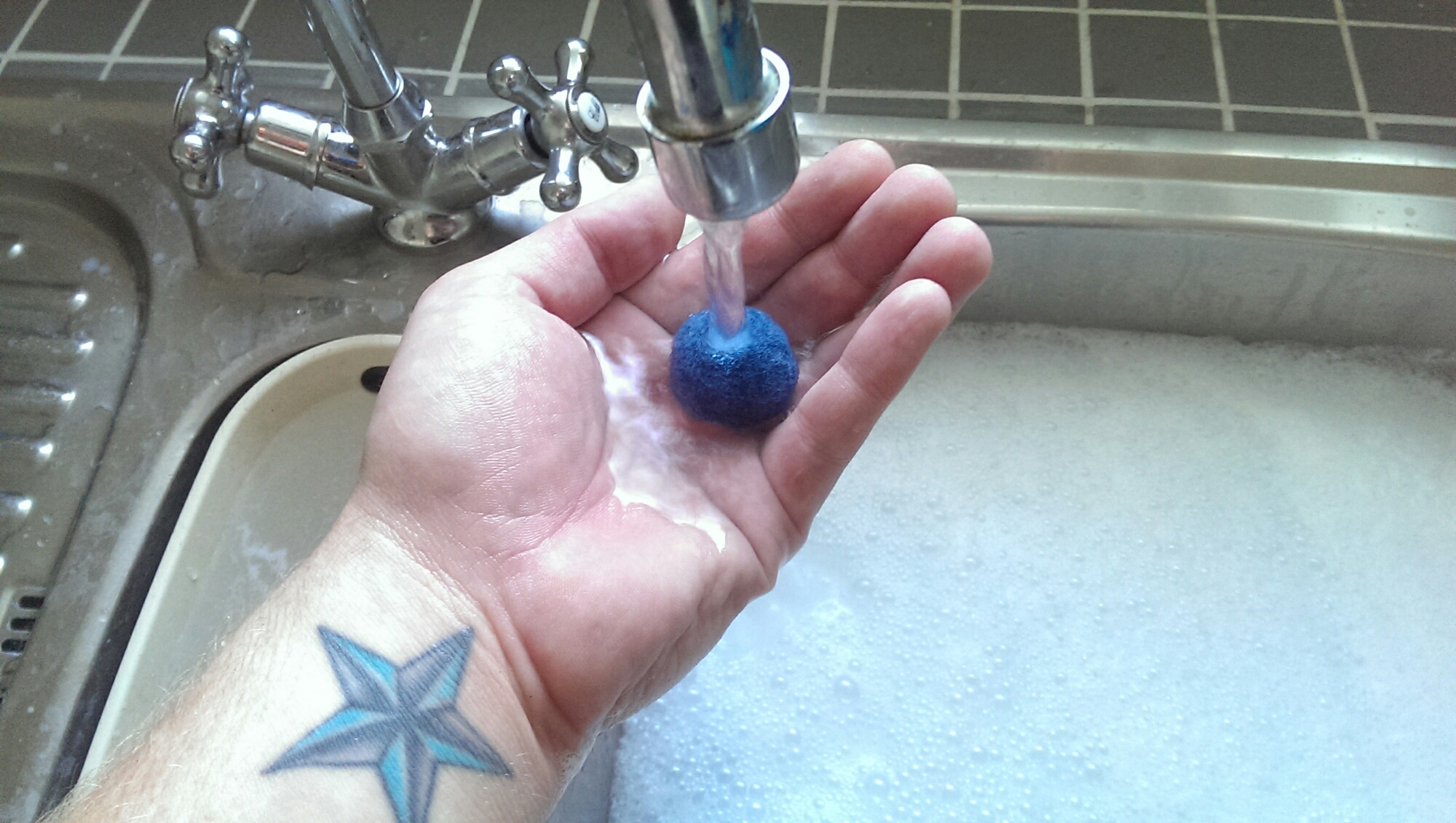 Sådan laver du selv filtkugler - byTHERS"