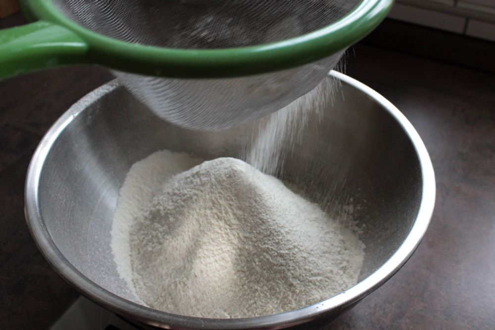 Flour sifting