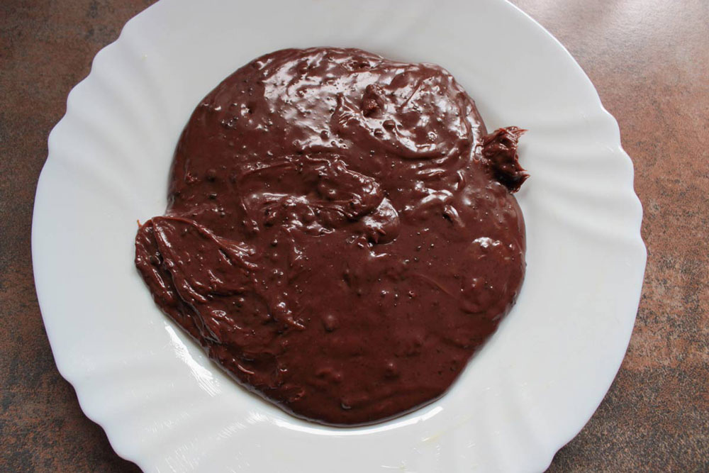 Chladnutie hmoty na brigadeiro