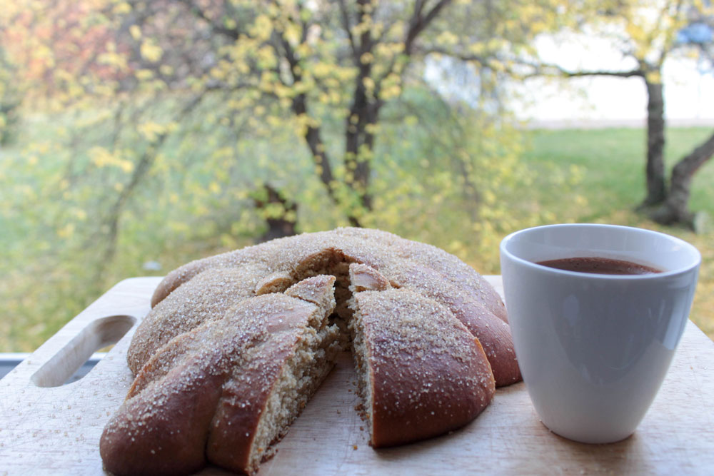 Pan de muerto, horúca čokoláda a jeseň