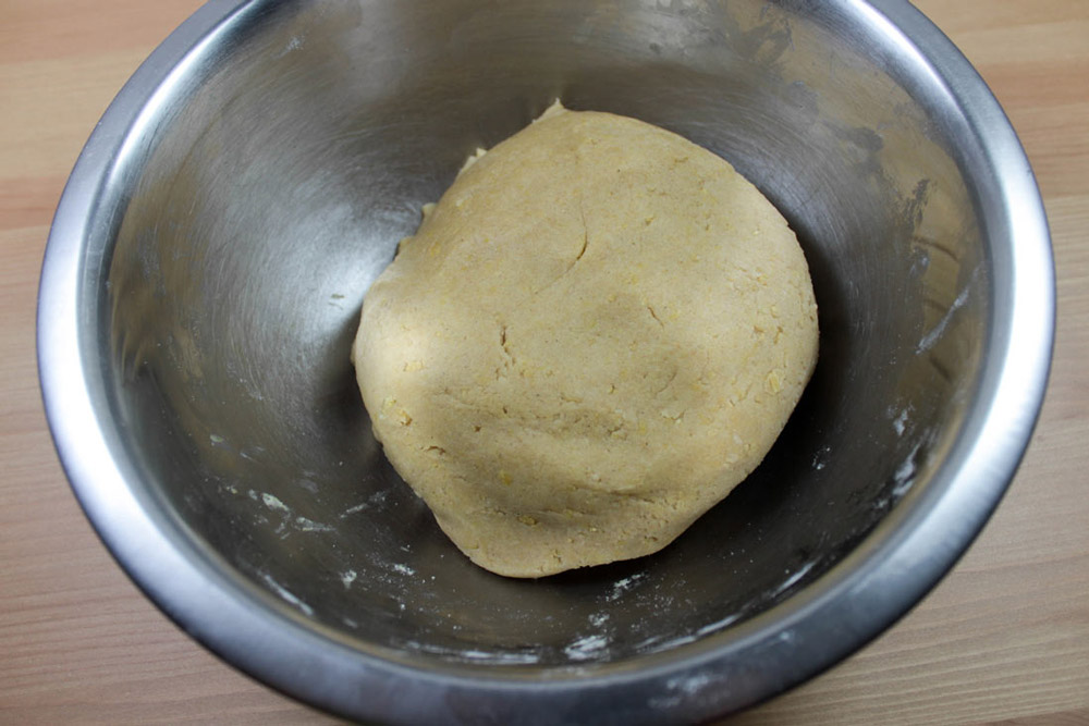 Linzer dough ready for chillin'