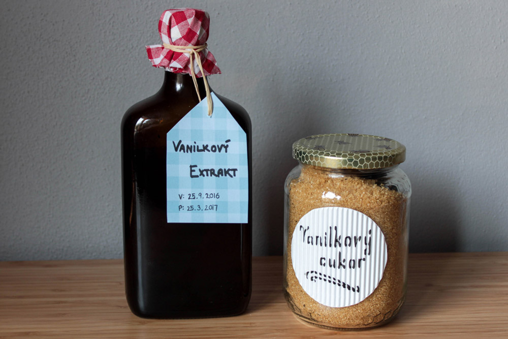 Home-made vanilla sugar and vanilla extract