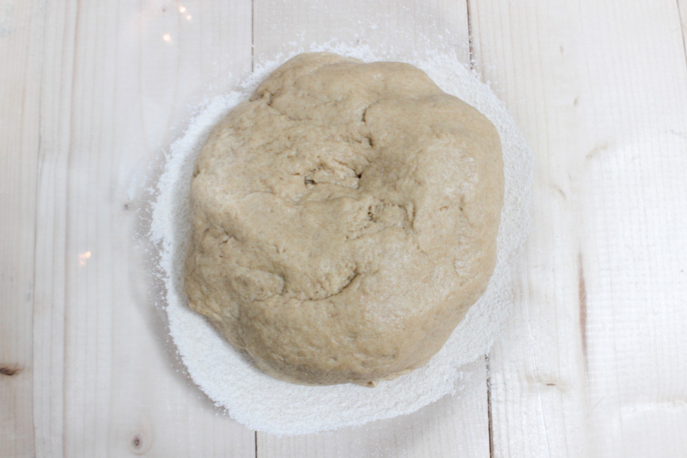 Kneaded dough for rolls