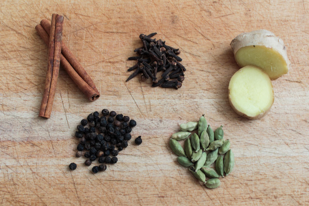 Basic spices for chai latte