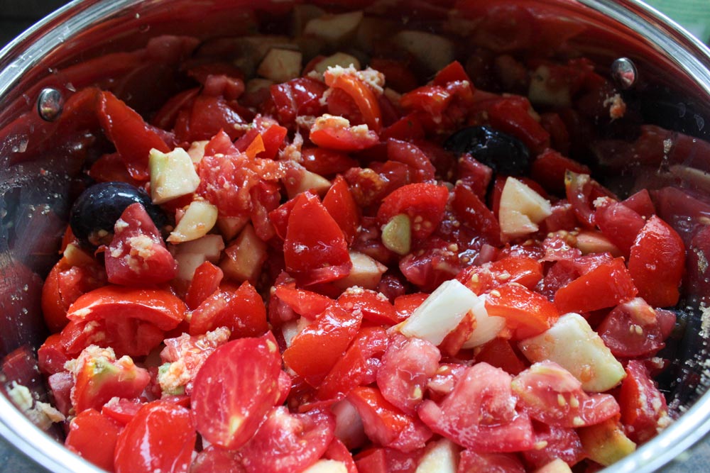 Ketchup ingredients in a pot