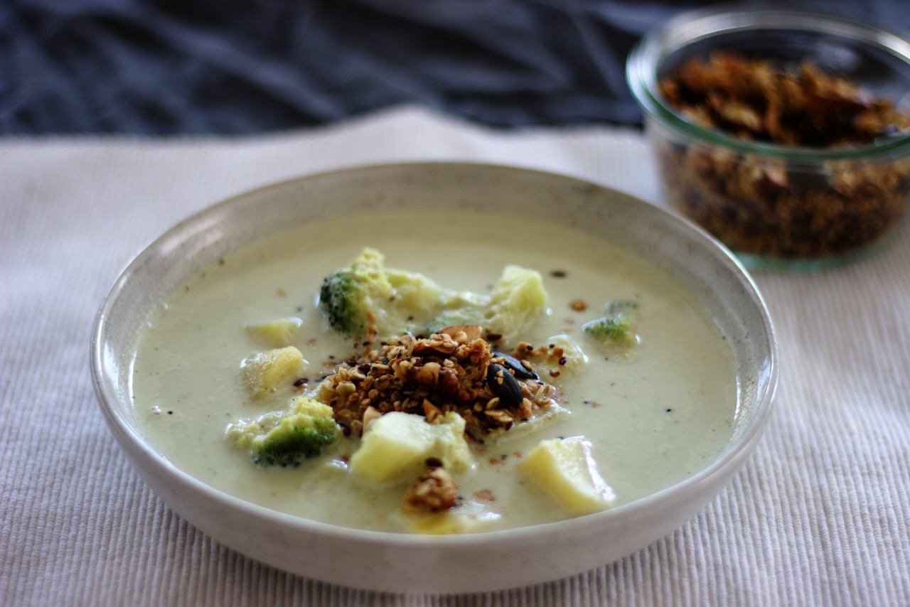 Slaná granola v polievke