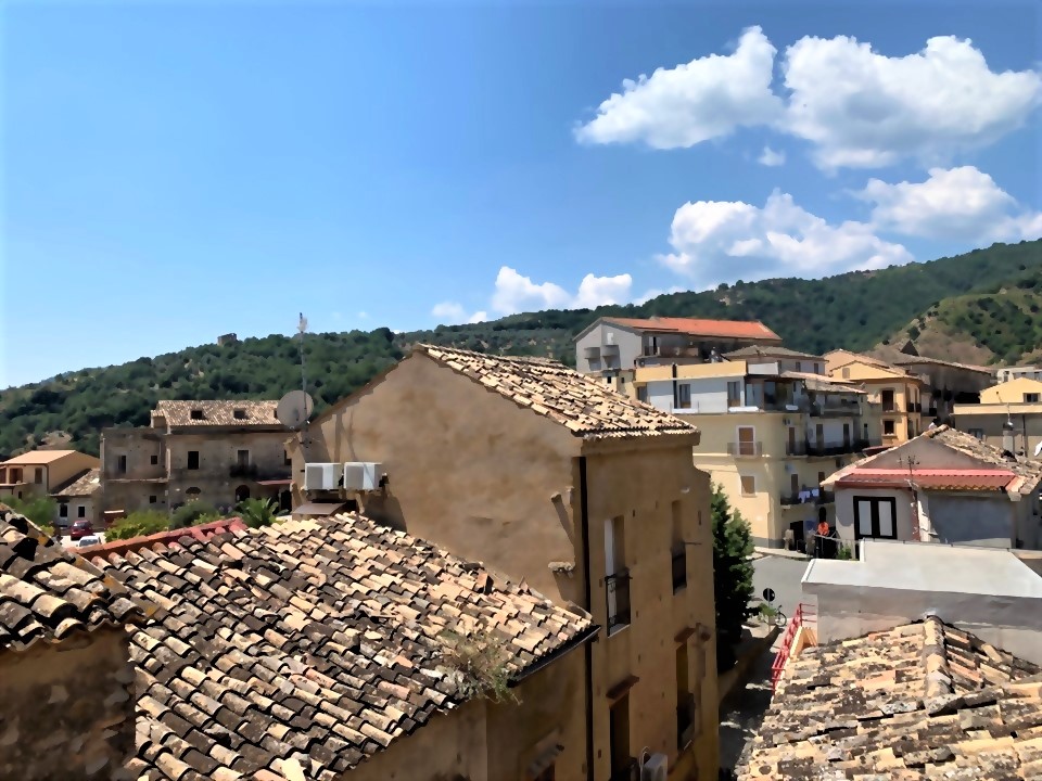 Utsikt mot Badolato Borgo