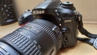 NIKON D7200 met lichtgevoelige lens 18-200mm