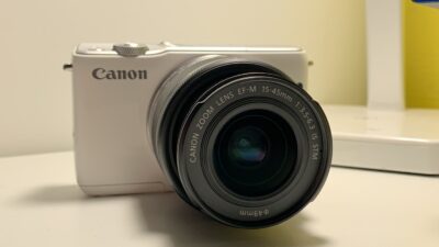 Canon EOS M10 + Case Logic cameratas