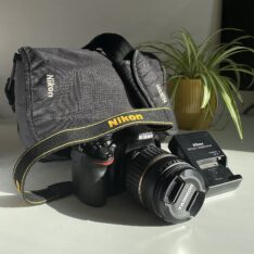 Nikon D5200 + Tamron macro lens (black)