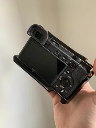 Sony a6400 body met smallrig case