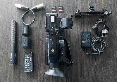 Sony HXR-NX80 + accessories + Kata bag
