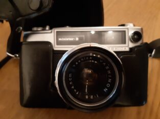 Yashica Minister-D met lederen cameratas