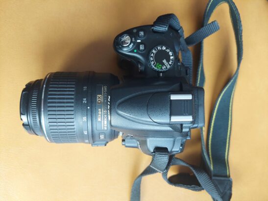 Weggeefprijs! Nikon D5000 Dig Cam Body met Lens TK