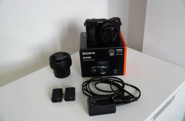 SONY a6400 + kitlens + accessoires