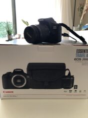 Canon EOS 2000D + 18-55mm lens + tas+ SD kaart