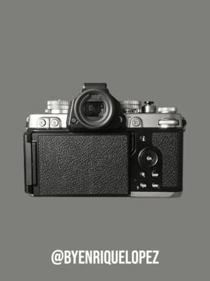 Nikon Zf Zilver – 88 clicks – Garantie