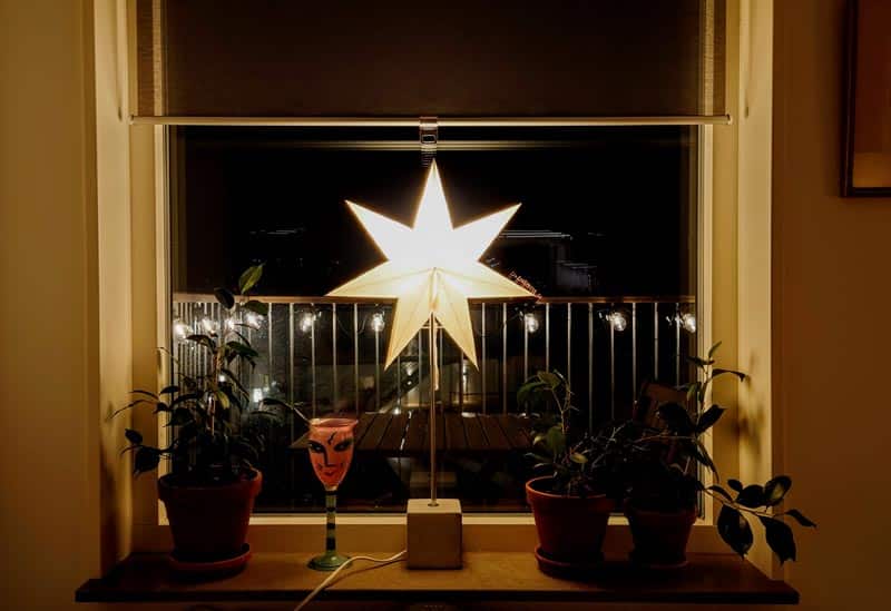 Julstjärna i fönster